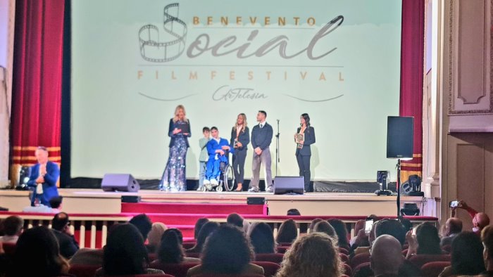 benevento social film festival stasera gran finale con scamarcio