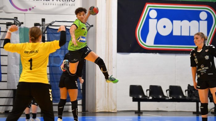 pallamano la jomi salerno serve il bis in europa e si qualifica per il round 3