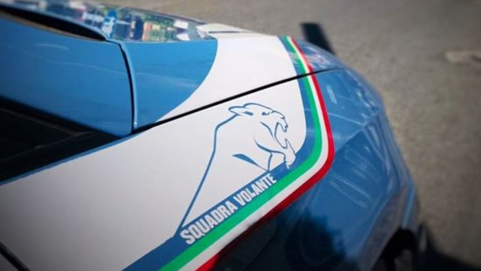 in moto con pistola scacciacani e tirapugni denunciato un minore