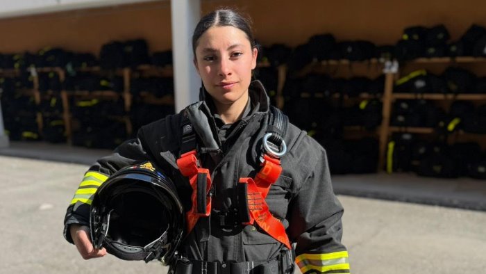 fatima dello russo e il sogno di entrare nei vigili del fuoco giuramento a roma