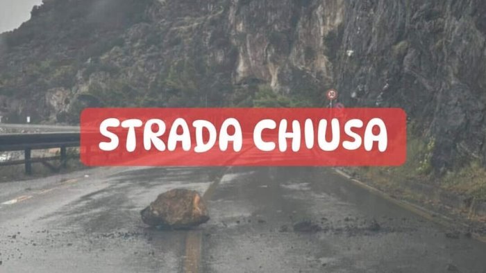 masso caduto a camerota sopralluogo tecnico sulla provinciale 562