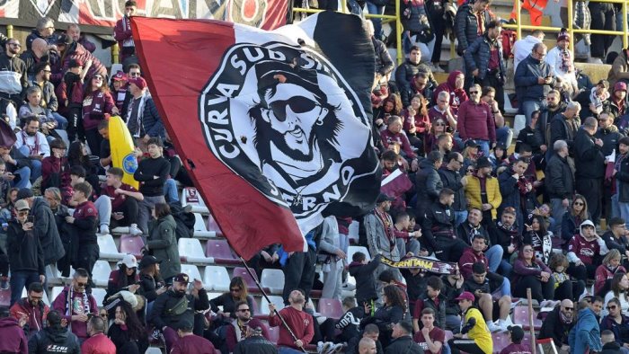 salernitana la nuova guardia compie gli anni auguri da tutta italia