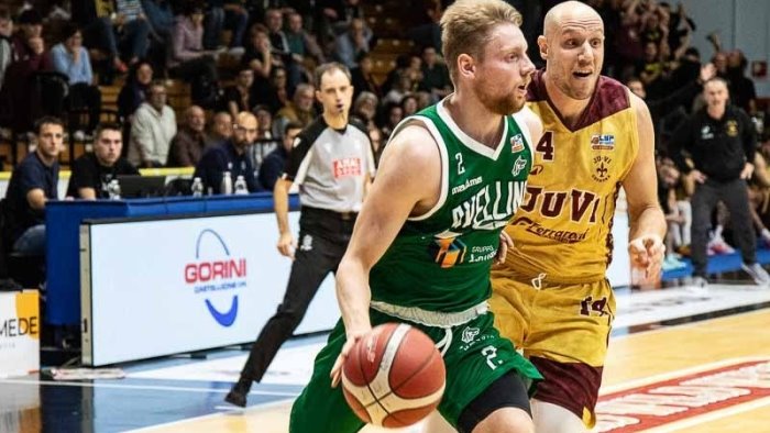 l avellino basket vince a cremona 68 78 sulla ferraroni juvi