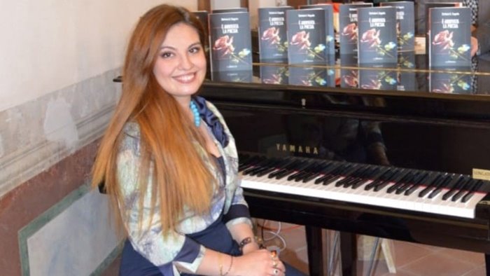 dalle aree interne ad avellino la poesia di stefania coppola arriva ad avellino