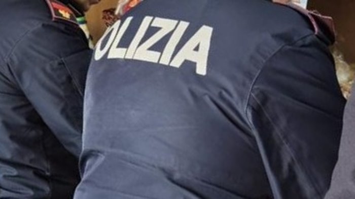 prodotti scaduti o privi di tracciabilita polizia e asl in azione nel casertano