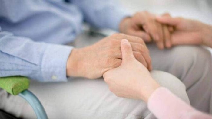 rsa volturara anziani con tosse e febbre vanno trasferiti