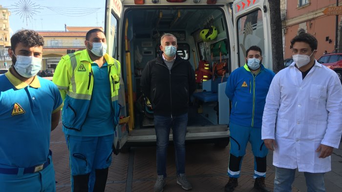quasi 800 positivi domani l ambulanza covid