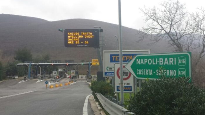 autostrada a16 chiusi per una notte 2 tratti a grottaminarda