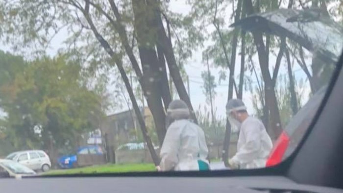 scafati operatori dell usca sotto la pioggia senza riparo