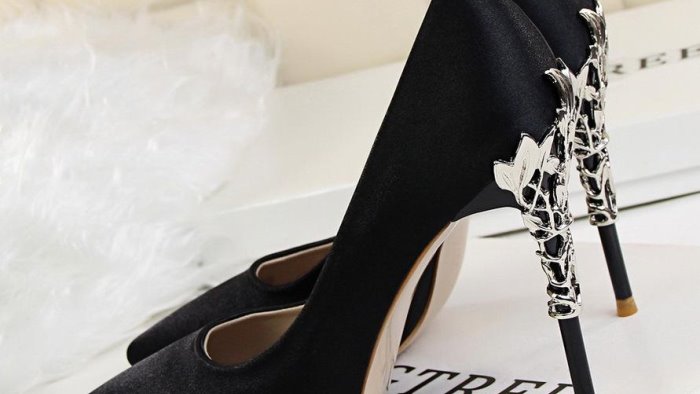 compra scarpe griffate su instagram ma era una truffa