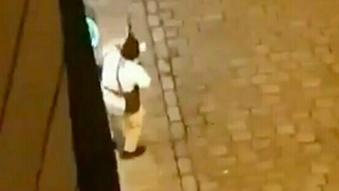 attentato terroristico a vienna spari vicino alla sinagoga