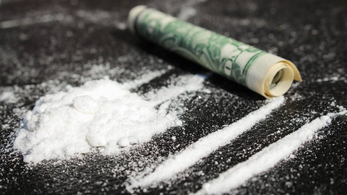 droga sorpreso con un etto di cocaina arrestato