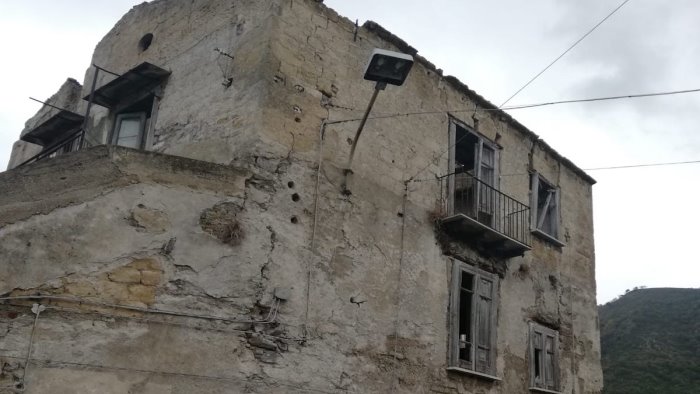 fabbricati nel degrado ferrentino pericolo per i residenti