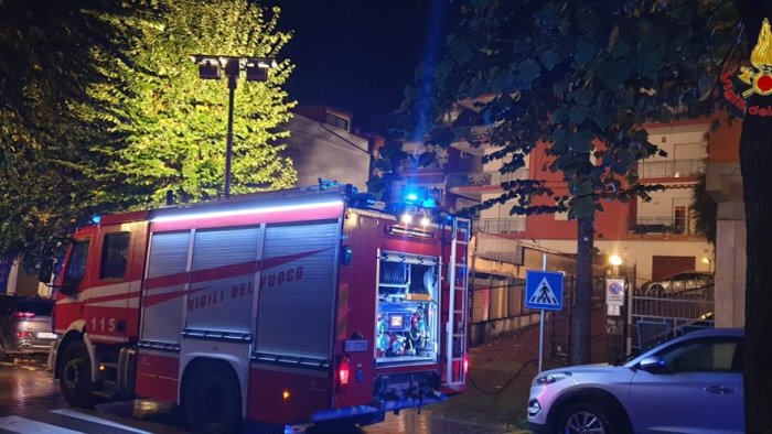 incendio nella notte in fiamme l auto del presidente del consiglio comunale