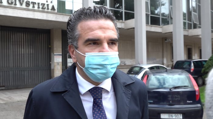 in fiamme la jaguar dell avvocato filodemo ho avuto paura ma vado avanti