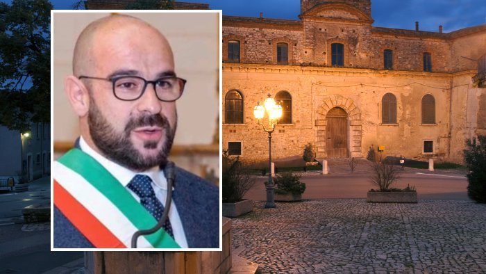 alunni in quarantena il sindaco ordina le pizze per i suoi piccoli cittadini