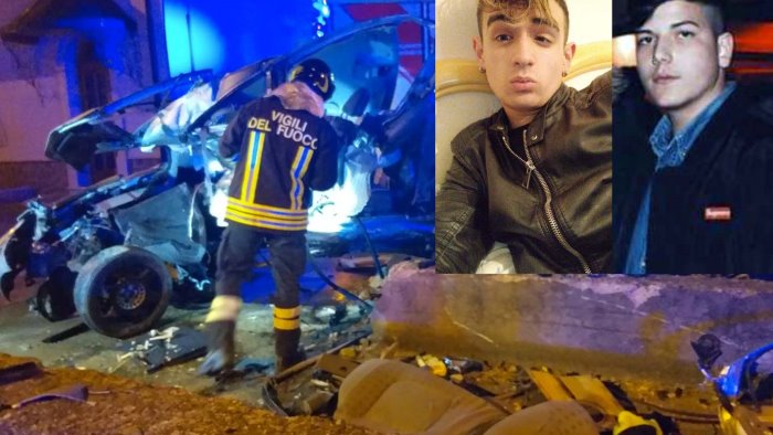 mirabella schianto in auto muoiono due giovani di 19 e 21 anni