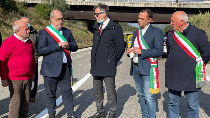 completati i lavori riapre al traffico il viadotto sele