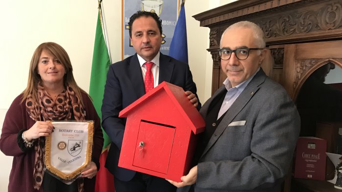 a telese la casetta rossa per raccogliere denunce di donne vittime di violenza