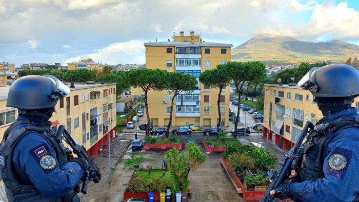 i carabinieri scovano nuovi furbetti del reddito di cittadinanza