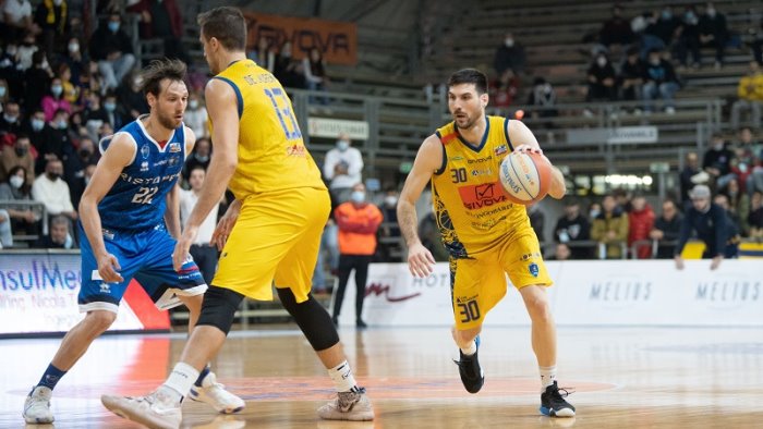 scafati fabriano 98 82 rossi testa subito al big match con verona