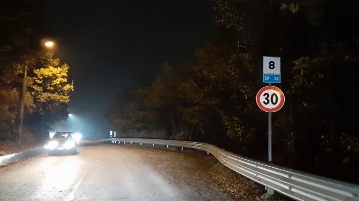 dramma a sturno poliziotto si uccide con la pistola d ordinanza