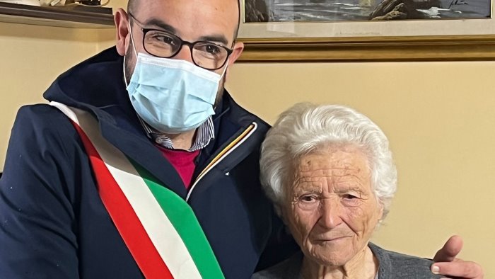 compie cent anni ecco i segreti della sua forma invidiabile