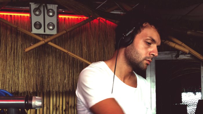 dieci anni di theslot nelle radio bulgare per dj porcelli