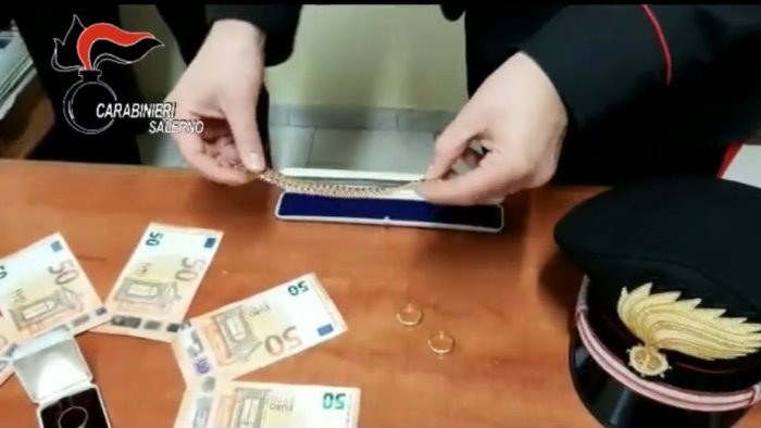 truffa anziana e si fa consegnare soldi e monili d oro ma viene arrestato