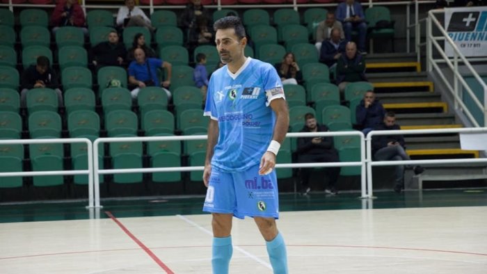 calcio a 5 abate bella chimica in squadra serviva solo tempo