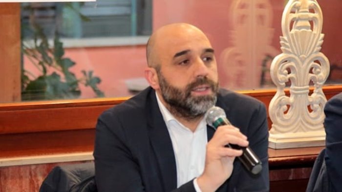 montella sospeso l uso dell acqua potabile il sindaco vietato l utilizzo