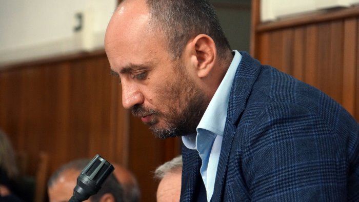 amianto abbandonato nelle periferie di sarno comune in campo per la bonifica