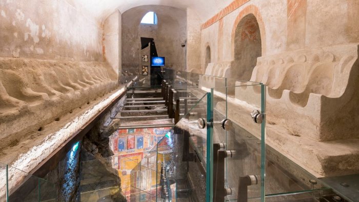 cantiere didattico alla villa romana di positano per studiare i dipinti murali