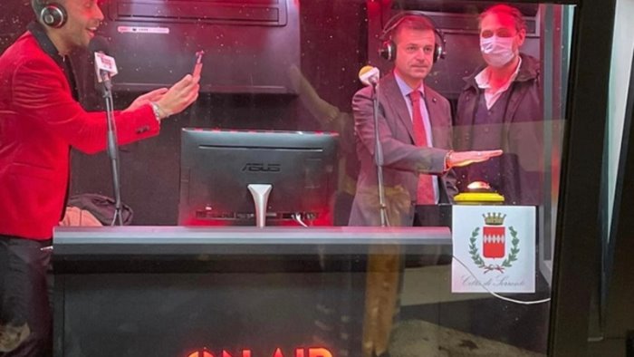 natale a sorrento un lungo week end tra luci cinema e shopping