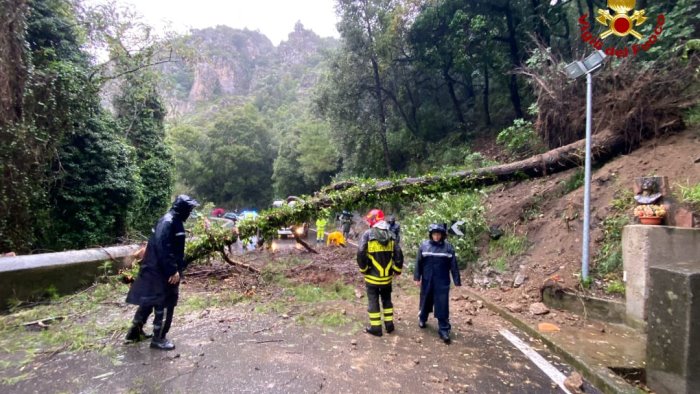 maltempo in costiera vietri fdi evitiamo un altra ischia