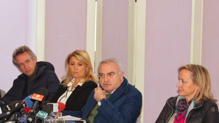 frana ischia aumentano gli sfollati pronta l evacuazione in caso di pioggia