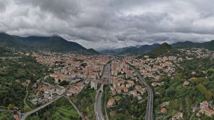 il procuratore centore a cava visita agli immobili confiscati alla malavita