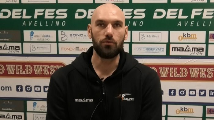 basket la del fes avellino esonera coach andrea crosariol