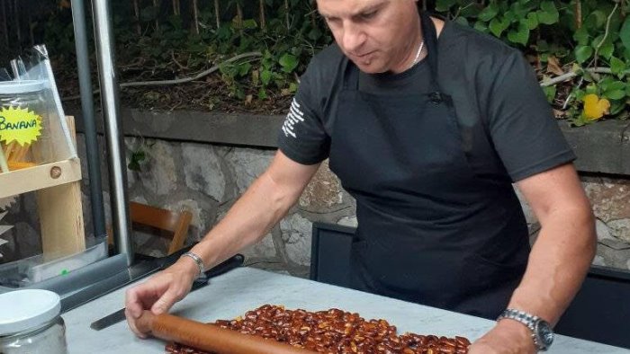 a sorrento ritorna il croccante della tradizione col maestro iaccarino
