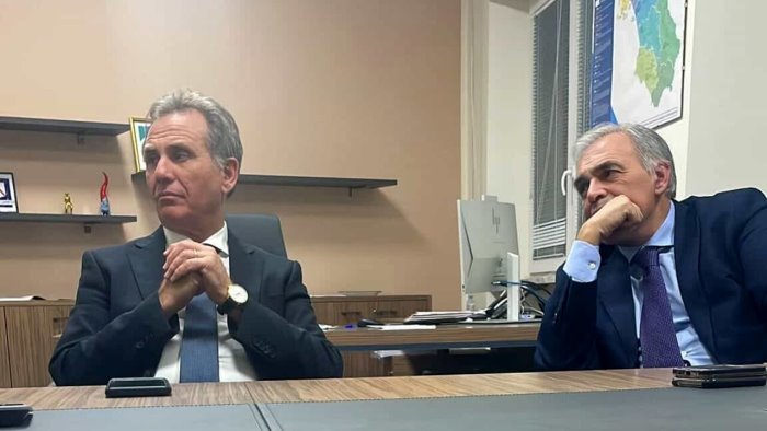 eboli incontro tra direttore dell asl e comitato in difesa dell ospedale