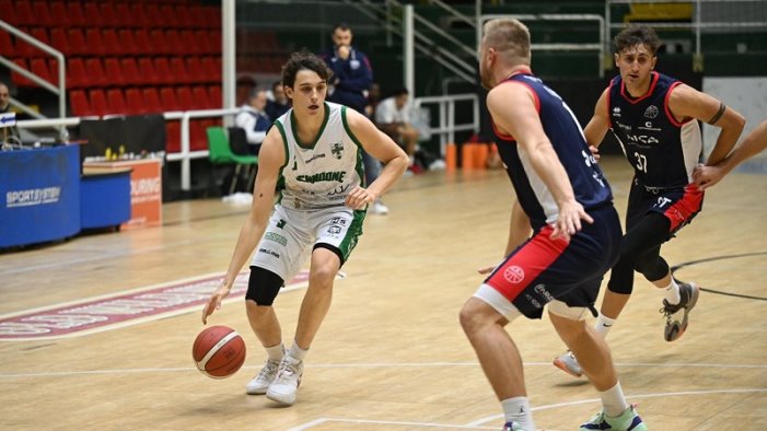 quarta vittoria di fila per la scandone avellino vittoria sul canasium basket