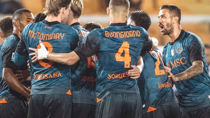 napoli col como assalto alla vetta aspettando la roma domani col milan