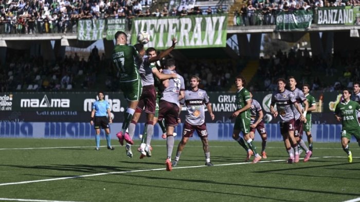 avellino seconda peggior difesa all ultima pausa nazionali del 2025