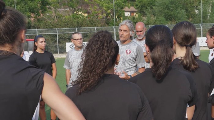salernitana col crotone iniziativa per il settore femminile l annuncio