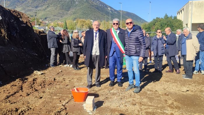 casa e ospedale di comunita a cava la cerimonia di posa della prima pietra
