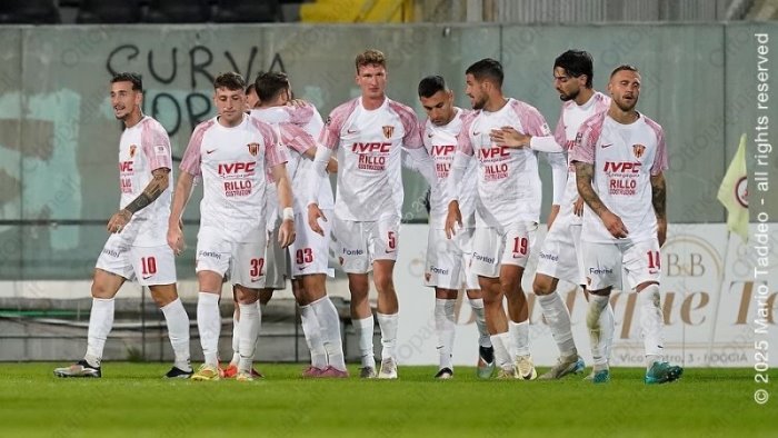 benevento ora testa al monopoli per la continuita c e un rientro per auteri