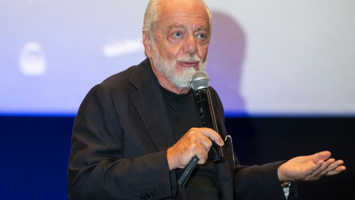 de laurentiis spegne le voci le dimissioni di conte sono una favola