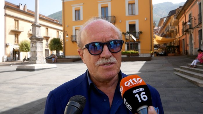 nelle case poca acqua per magra stagionale autobotti per prevenire emergenza