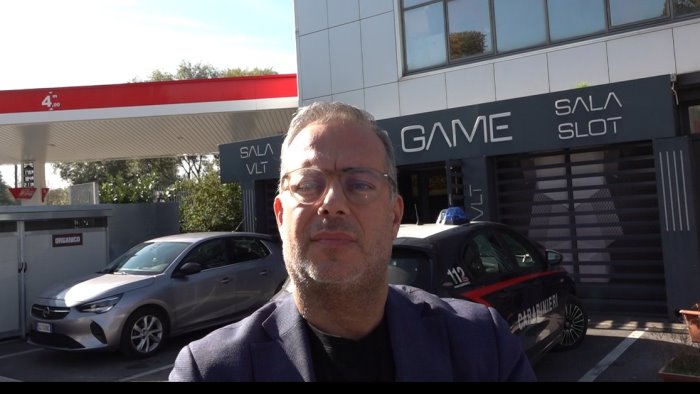 rapina alla sala slot spagnuolo atripalda ricca e sana fa gola a bande e clan