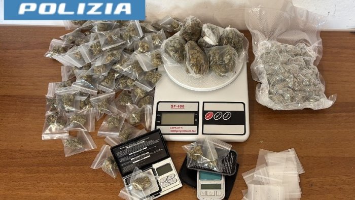 san giovanni a teduccio rinvenuta droga dalla polizia